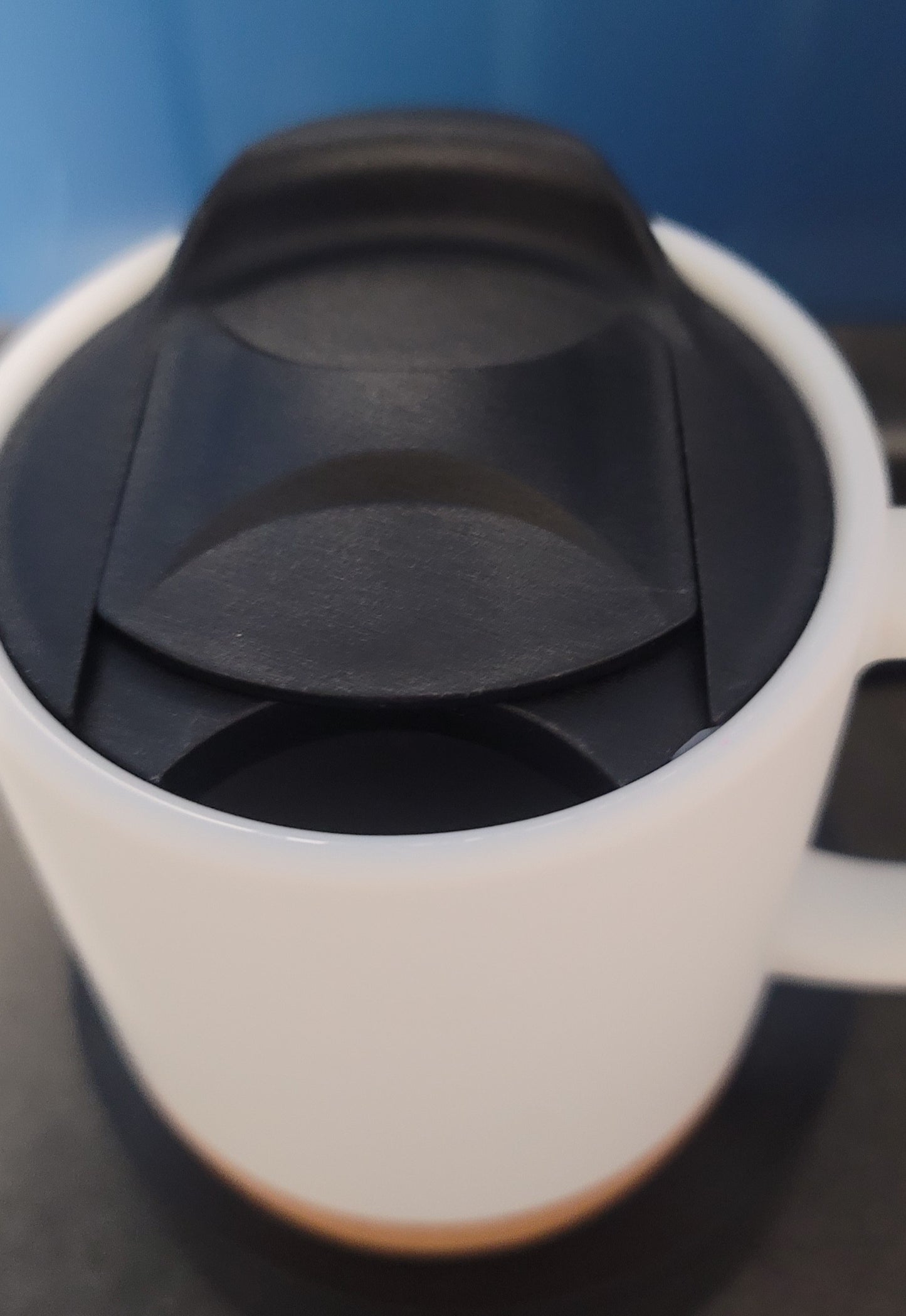 Cork bottom travel mug